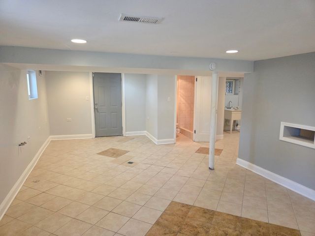 2657 N Sayre Avenue, Chicago, IL 60707