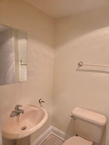 2657 N Sayre Avenue, Chicago, IL 60707