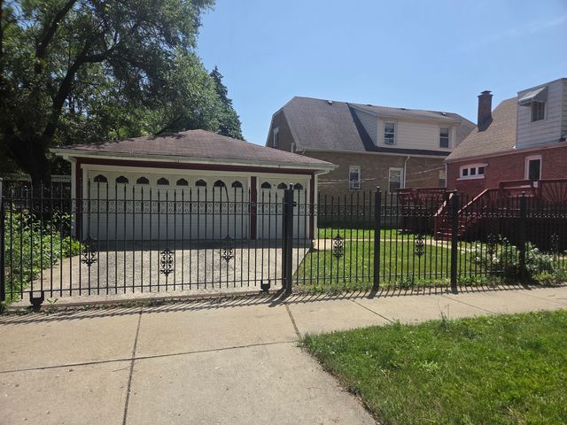 2657 N Sayre Avenue, Chicago, IL 60707
