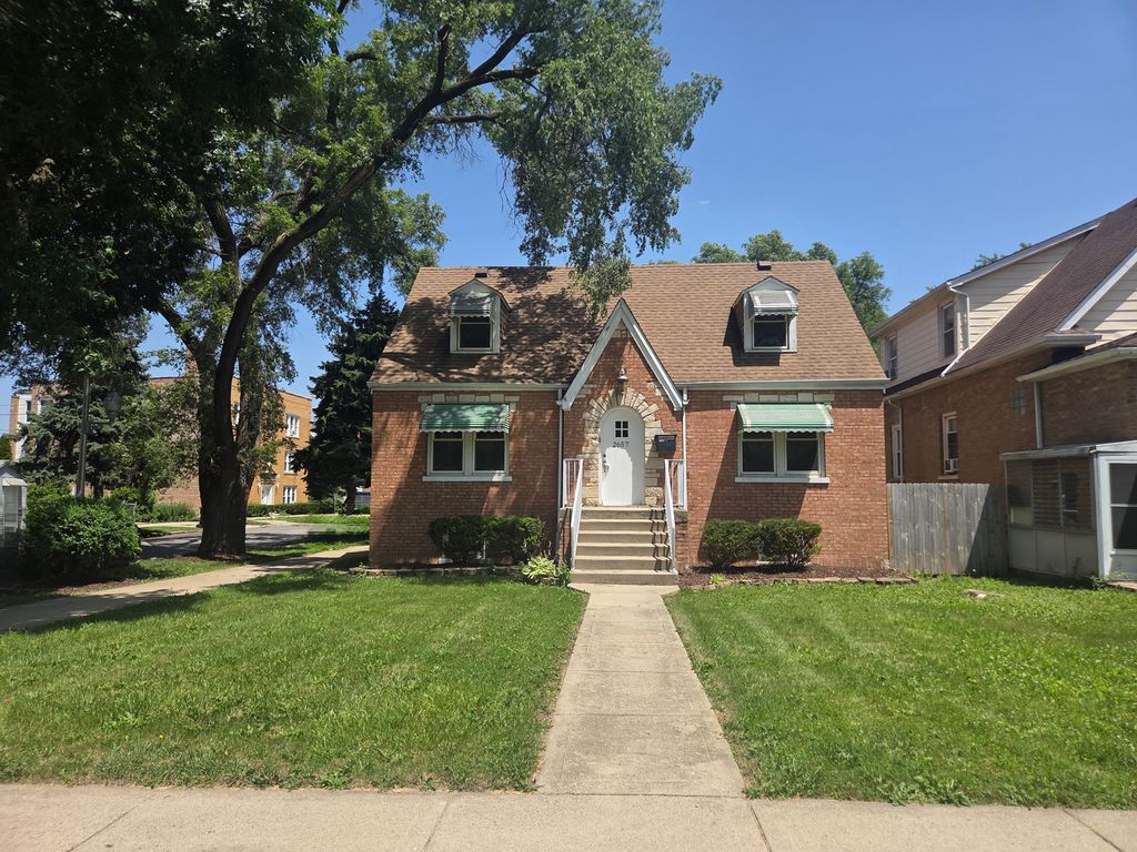 2657 N Sayre Avenue, Chicago, IL 60707