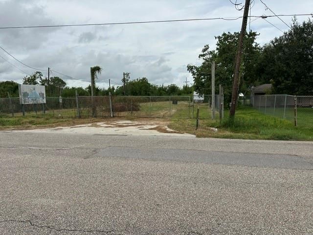 5613 John Martin Road, Baytown, TX 77521