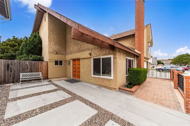 5317 Vista Del Mar, Cypress, CA 90630