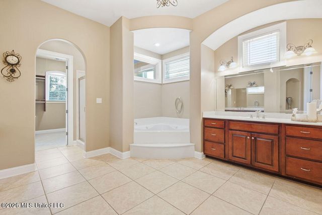 5062 Harlech Castle, Southaven, MS 38671
