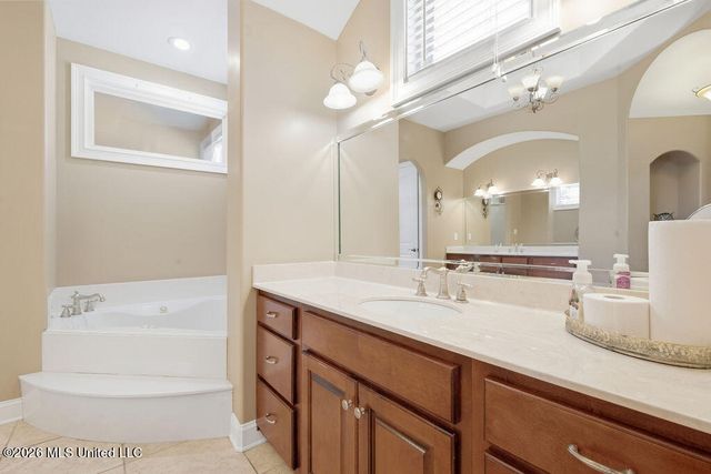 5062 Harlech Castle, Southaven, MS 38671