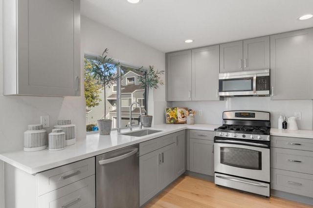 843 Columbia Circle, Redwood City, CA 94065