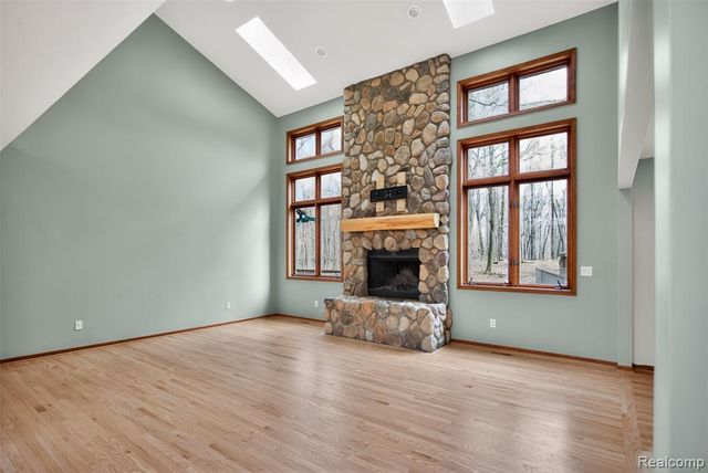 1960 Eastons Trail, Highland, MI 48357