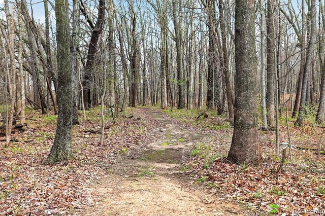 1960 Eastons Trail, Highland, MI 48357