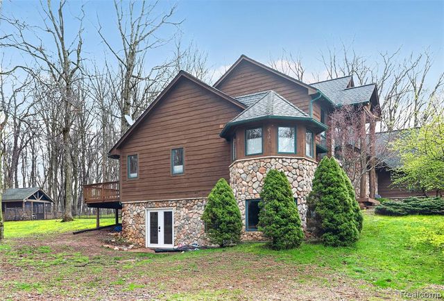 1960 Eastons Trail, Highland, MI 48357