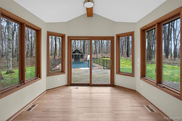 1960 Eastons Trail, Highland, MI 48357