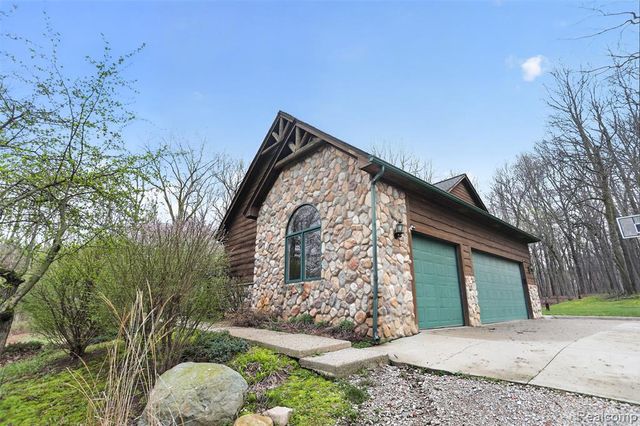 1960 Eastons Trail, Highland, MI 48357