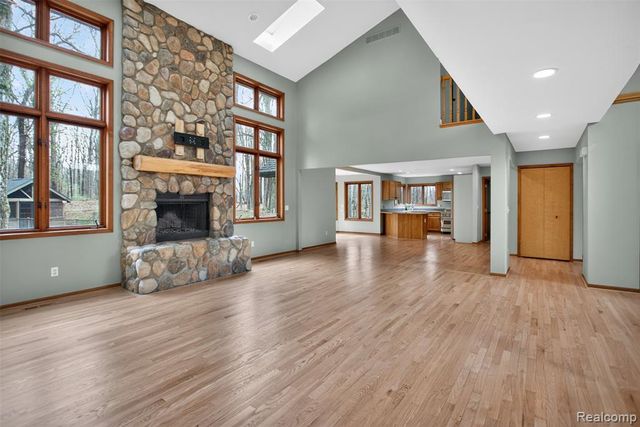 1960 Eastons Trail, Highland, MI 48357