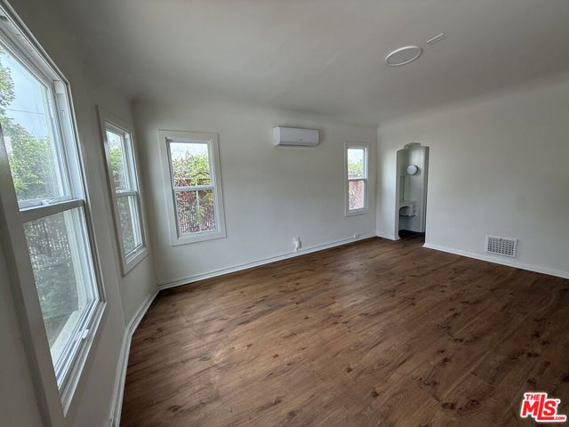 211 S Arnaz Drive Lower, Beverly Hills, CA 90211