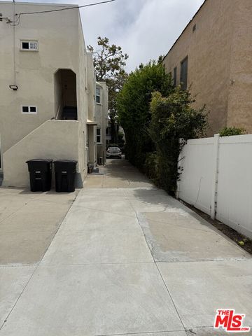 211 S Arnaz Drive Lower, Beverly Hills, CA 90211