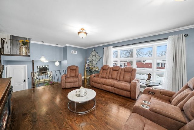 17702 Bernadine Street, Lansing, IL 60438