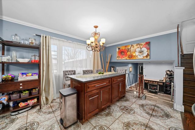 17702 Bernadine Street, Lansing, IL 60438