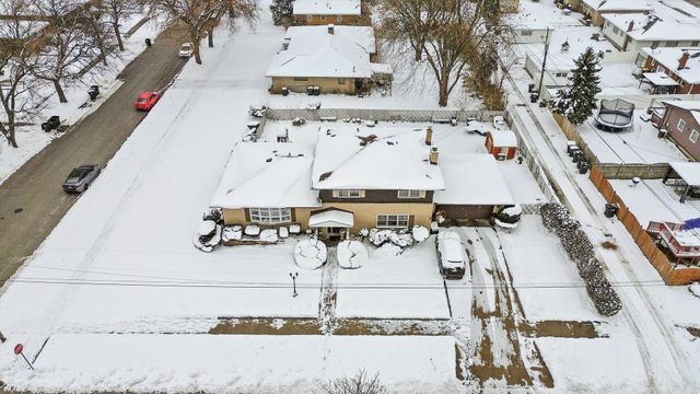 17702 Bernadine Street, Lansing, IL 60438