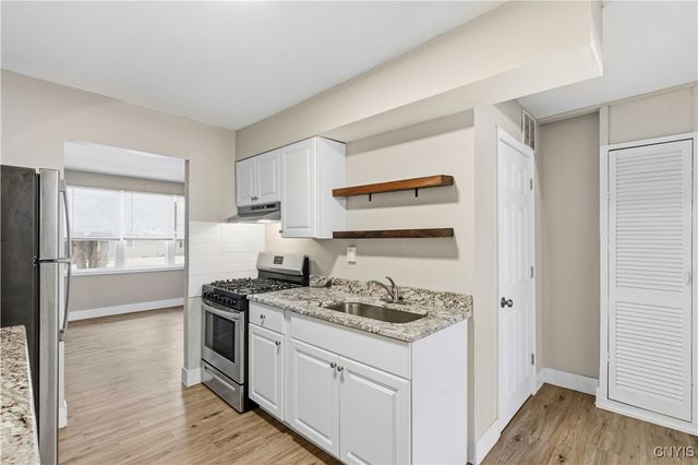 27 Wexford Road, Dewitt, NY 13214