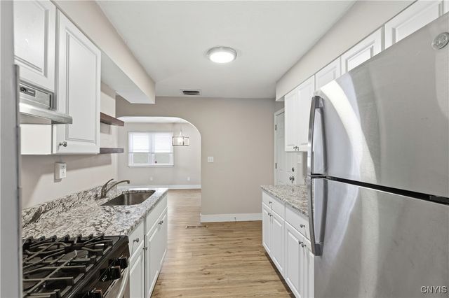 27 Wexford Road, Dewitt, NY 13214