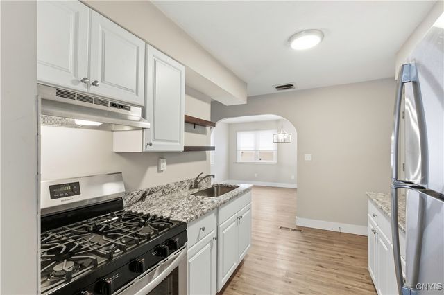 27 Wexford Road, Dewitt, NY 13214