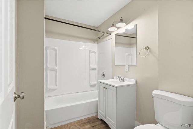 27 Wexford Road, Dewitt, NY 13214