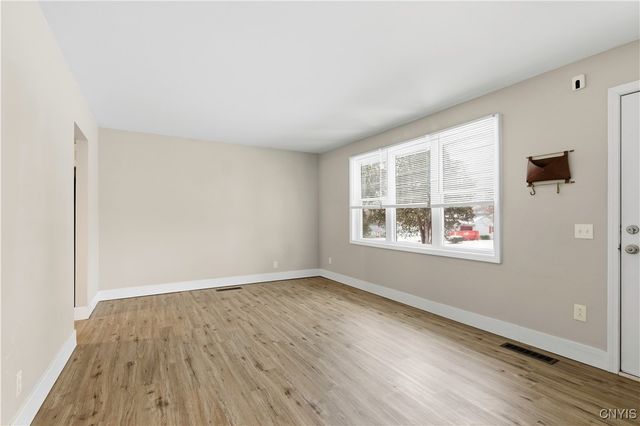 27 Wexford Road, Dewitt, NY 13214