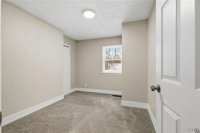 27 Wexford Road, Dewitt, NY 13214