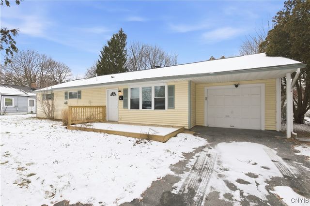 27 Wexford Road, Dewitt, NY 13214