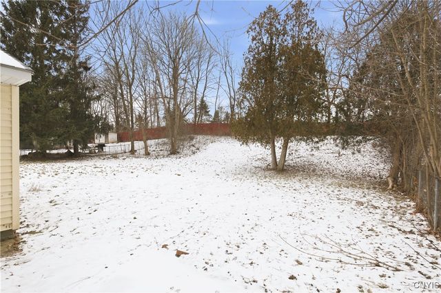 27 Wexford Road, Dewitt, NY 13214