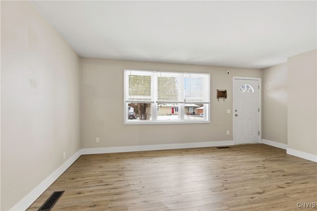 27 Wexford Road, Dewitt, NY 13214