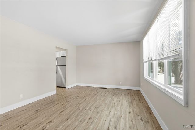 27 Wexford Road, Dewitt, NY 13214