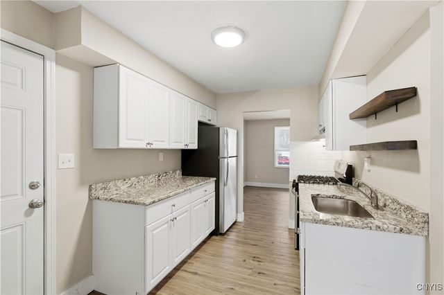 27 Wexford Road, Dewitt, NY 13214