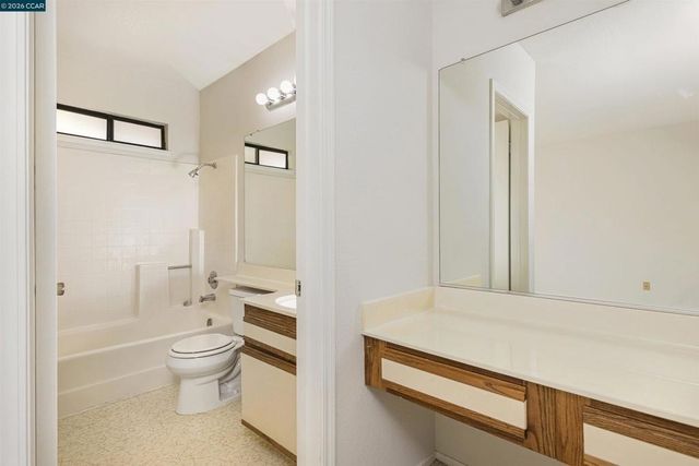 621 N Villa Way, Walnut Creek, CA 94595