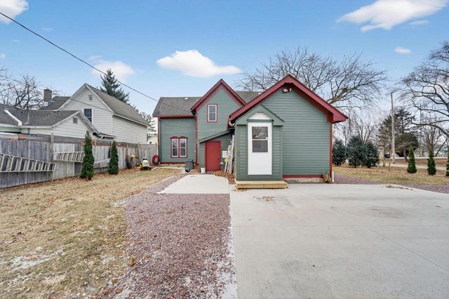 35214 Washington AVENUE, Burlington, WI 53105