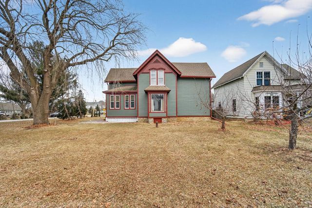 35214 Washington AVENUE, Burlington, WI 53105