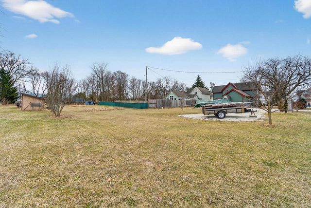 35214 Washington AVENUE, Burlington, WI 53105