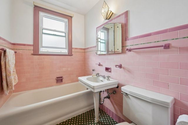 6638 N Trumbull Avenue, Lincolnwood, IL 60712