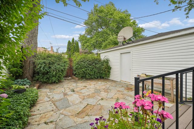 6638 N Trumbull Avenue, Lincolnwood, IL 60712