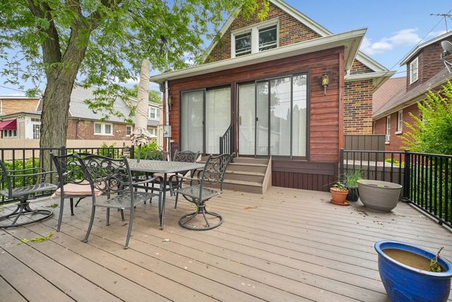 6638 N Trumbull Avenue, Lincolnwood, IL 60712