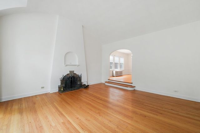 6638 N Trumbull Avenue, Lincolnwood, IL 60712