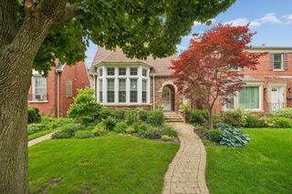 6638 N Trumbull Avenue, Lincolnwood, IL 60712