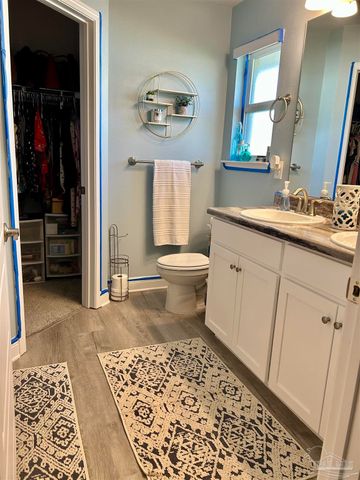 1490 Lansing Dr, Pensacola, FL 32504