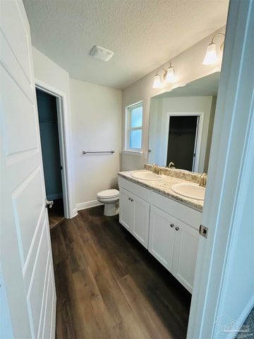 1490 Lansing Dr, Pensacola, FL 32504