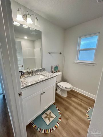 1490 Lansing Dr, Pensacola, FL 32504