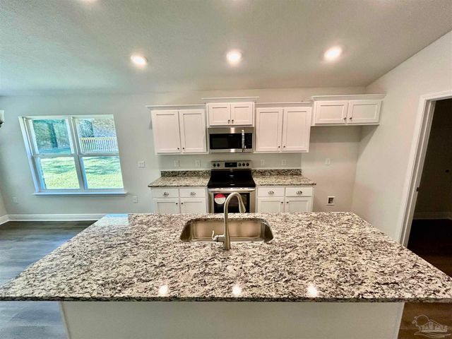 1490 Lansing Dr, Pensacola, FL 32504