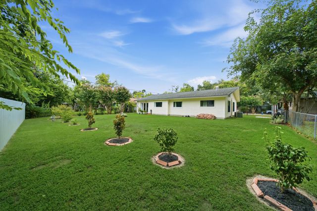 1845 Westcrest Drive, Houston, TX 77055