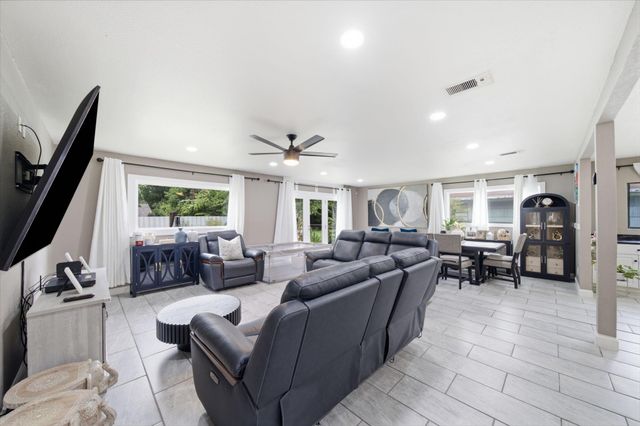 1845 Westcrest Drive, Houston, TX 77055