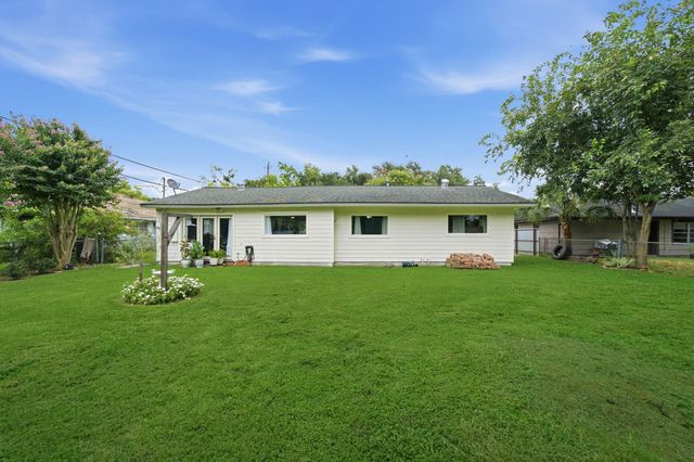 1845 Westcrest Drive, Houston, TX 77055
