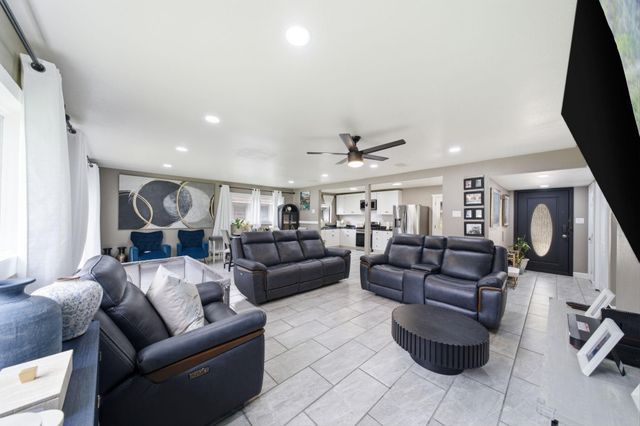 1845 Westcrest Drive, Houston, TX 77055