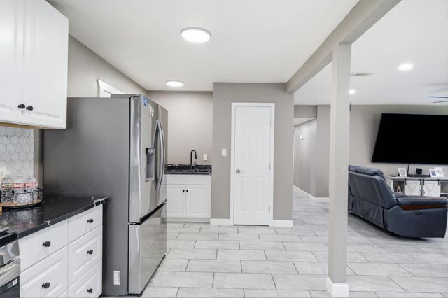1845 Westcrest Drive, Houston, TX 77055