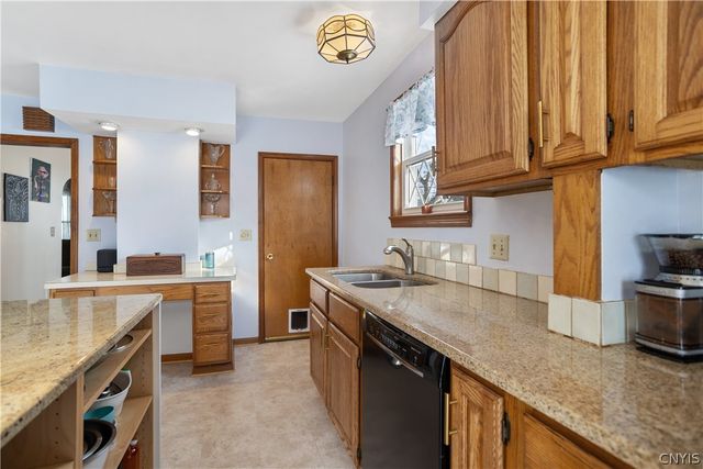 208 East Heman Street, Dewitt, NY 13057